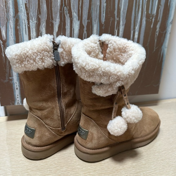 UGG Chestnut Suede Boots, worn one time, Rugged nonslip soles, Metal Ugg plate - Picture 10 of 14